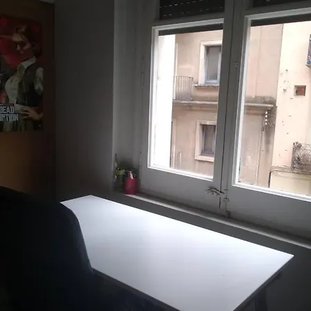 Piso Con Vistas A La Rambla De Figueres Daire *